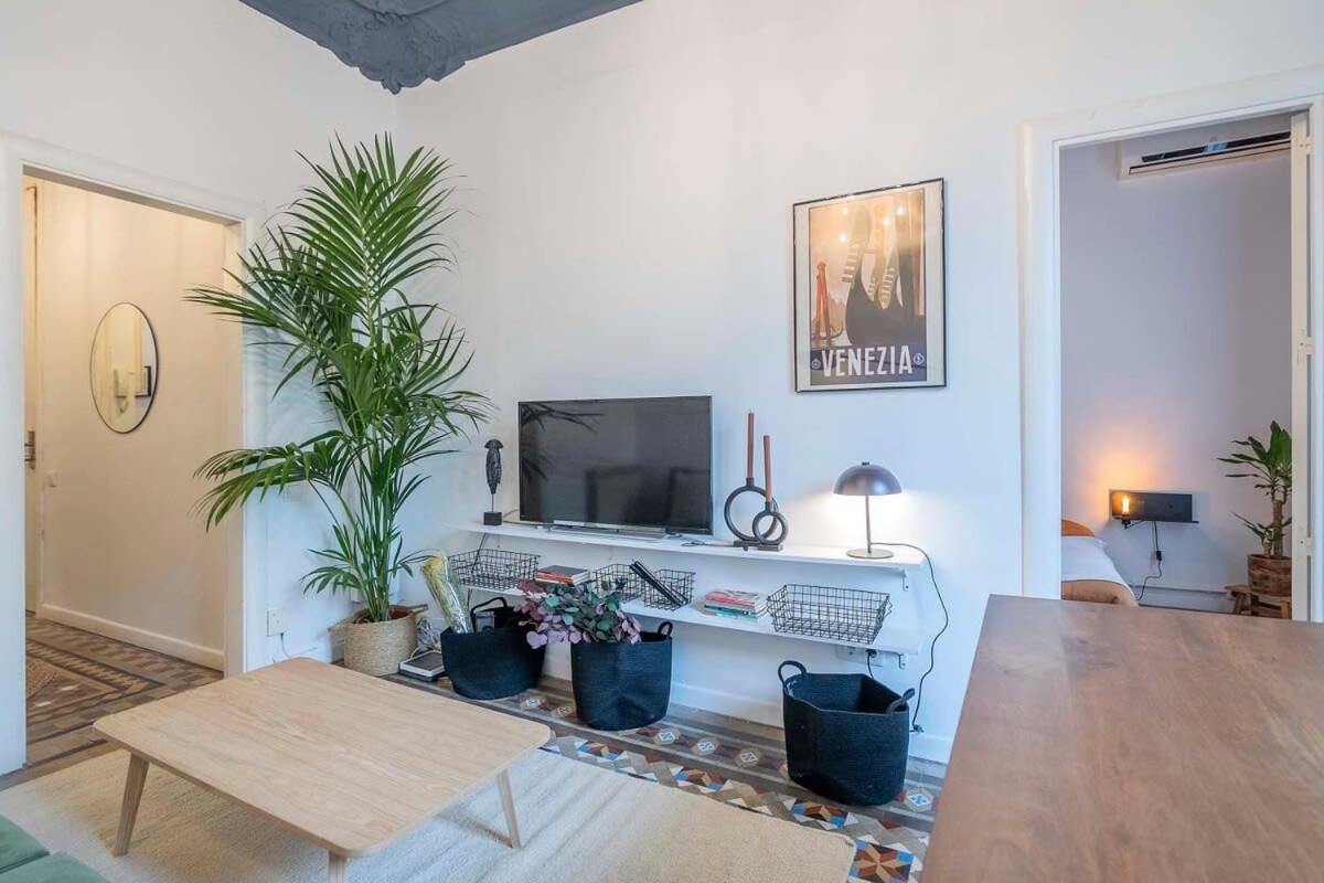 Elegant 4 Bedrooms 3 Bathrooms Catalan Home Barcelona Kültér fotó